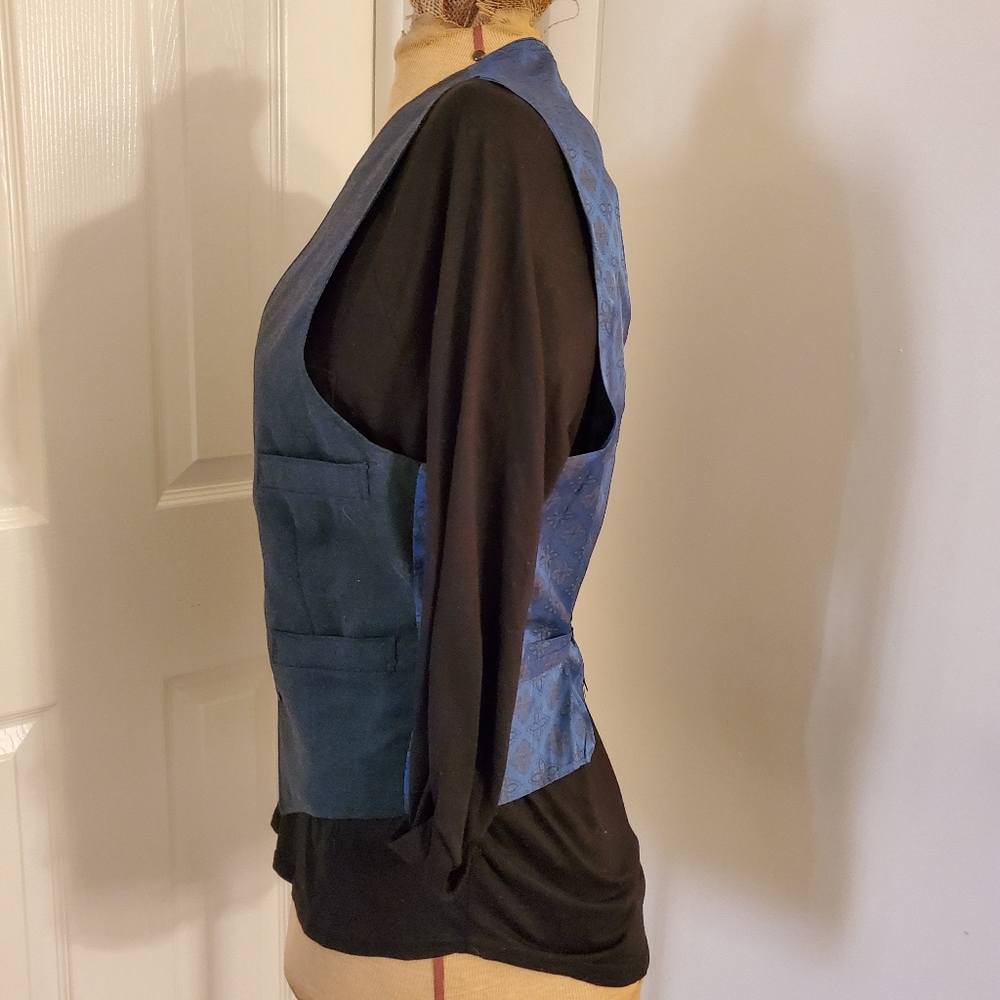 Blue vest button closure EUC 4 pockets unisex - Picture 4 of 8